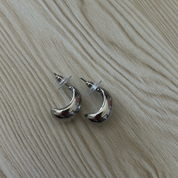 Hypoallergenic silver “it girl” earrings - Picture 1 of 5